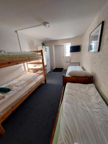 にあるPurku Keskusの二段ベッド2組が備わる客室です。