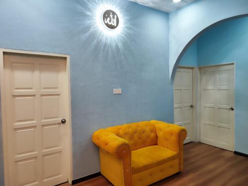 Posezení v ubytování D’wokah Roomah Pool & Space