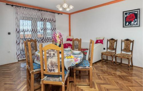 Χώρος καθιστικού στο Awesome Apartment In Senj With Kitchen