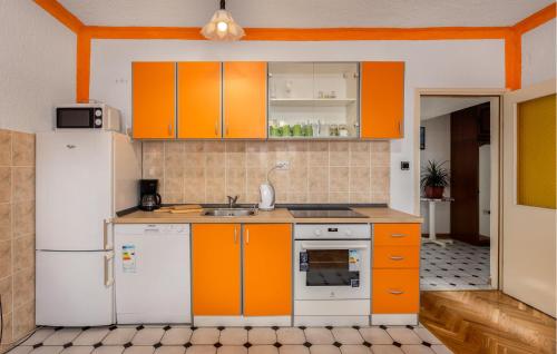 Cozy Apartment In Senj With Wifi