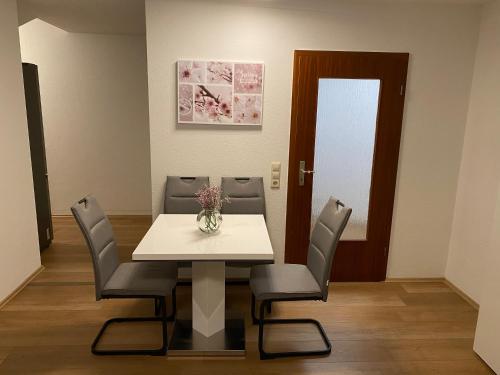Ein Sitzbereich in der Unterkunft Appartement am Kaibach - Küche - Balkon - Bad