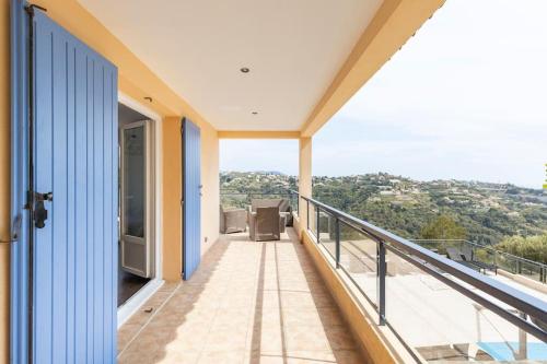 Spacieuse Villa Nicoise au calme avec piscine