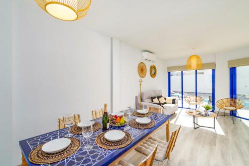 Villa Montalban by Villa Plus