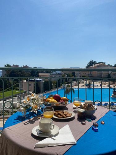 Cannes vue mer appt 4pers