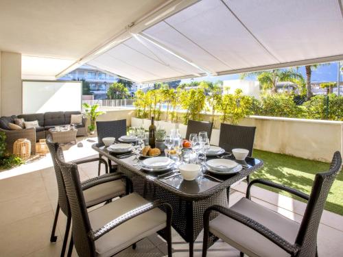 Apartment Marina Real I-1 by Interhome
