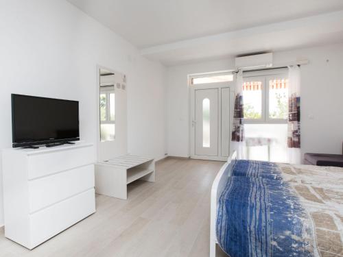 Apartment Vero-5 by Interhome