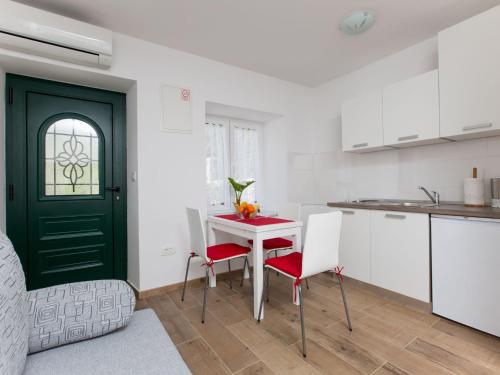 Apartment Vero-4 by Interhome