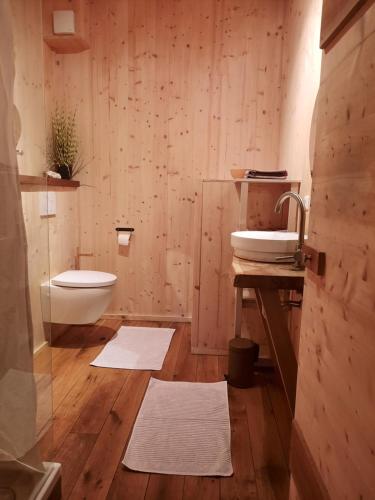 A bathroom at Studioapartment mit Wohlfühlcharakter