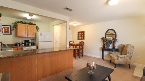 Oak Shores 71 – Photos 2