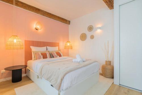 En eller flere senge i et værelse på Old Lille - Functional studio at the Quai du Wault