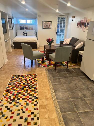 Ruang duduk di Logan Circle Living