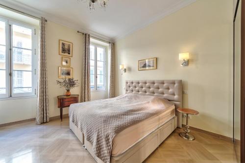 Elegant apartment in Nice centre with grand terrace