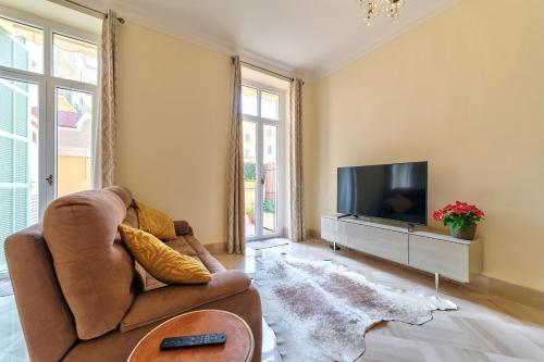 Elegant apartment in Nice centre with grand terrace