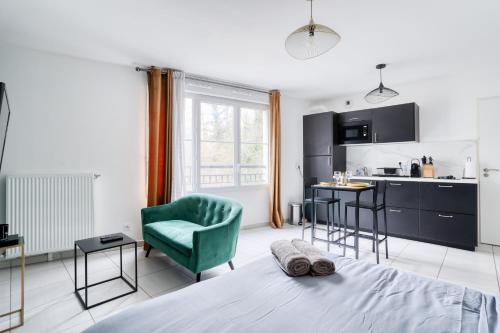 Photo de la galerie de l'établissement Le Modern Chic - 2 pers -Disneyland/Val d'Europe à 10 min, à Montévrain