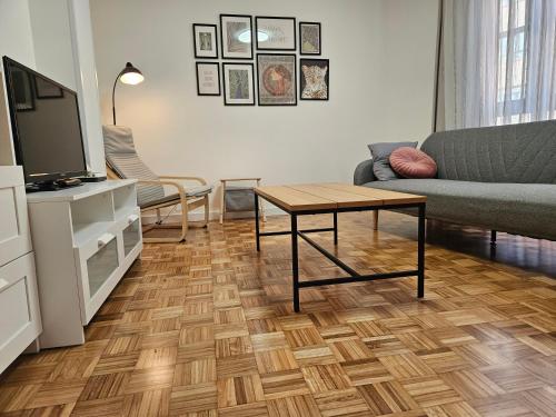 619A Moderno y acogedor apartamento by R2R Consulting