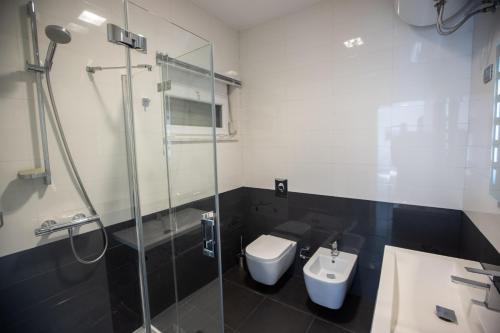 Un baño de Exclusive Lake Villa