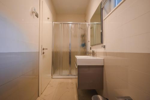 Un baño de Exclusive Lake Villa