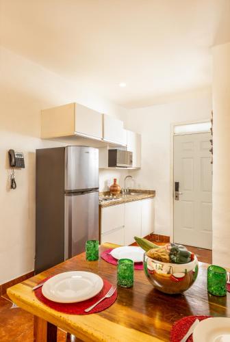 Кухня или мини-кухня в Casa Lotería -Pueblito Sayulita- Colorful, Family and Relax Experience with Private Parking and Pool
