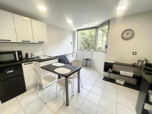 Appartement 2P avec Piscine à 150 m Plage proche Palais