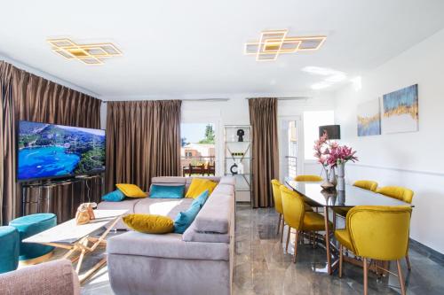 Ilianas R&F Luxury home