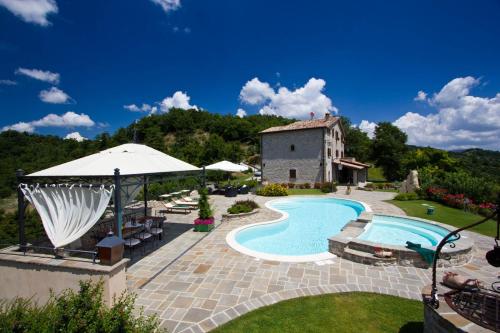 Bazén v ubytování Stunning villa with pool, Jacuzzi and wonderful view nebo v jeho okolí
