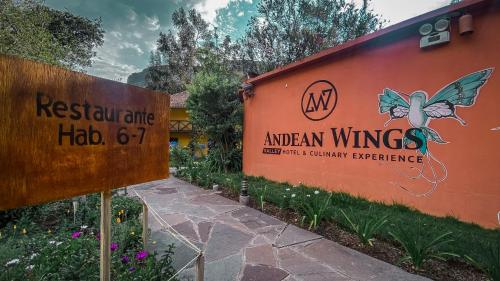 una señal para el jardín de alas australiano en Andean Wings Valley en Urubamba