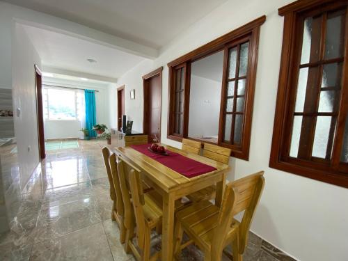 Ruang duduk di Casa Lubel