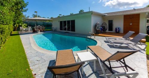 Fotografie z fotogalerie ubytování Striking Urban Villa Backyard BBQ Fire Pit Pool v Miami