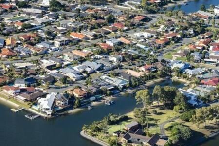 Nespecifikovaný výhled na destinaci Gold Coast nebo výhled na město při pohledu z prázdninového domu