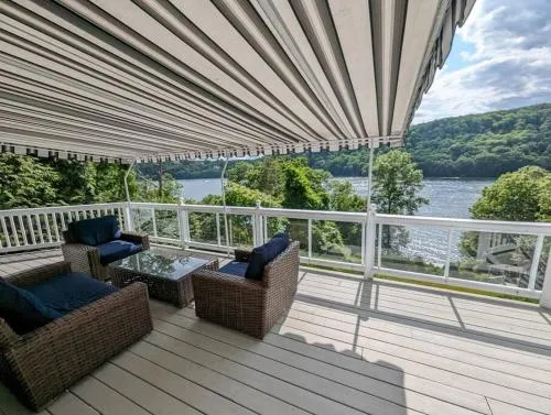 Candlewood Lake -Family Getaway, Lakefront 3775 sqft Home in Danbury