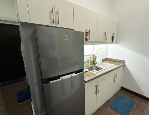 Kitchen o kitchenette sa Unit N103 Outlook Ridge Residences