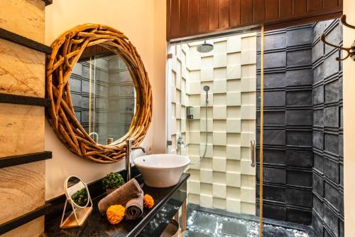 Phòng tắm tại PROMO DEAL Sweet Unique Hidden Gem 2 BD Villa - CONSTRUCTION NEARBY