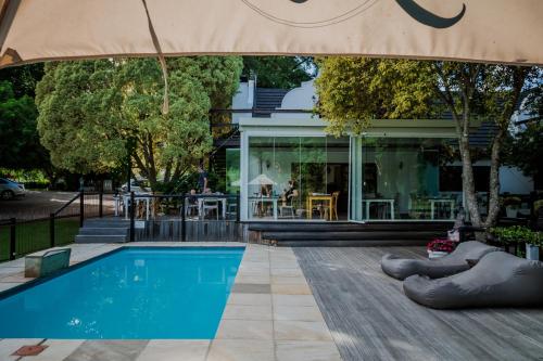 Бассейн в Aan de Oever Guesthouse или поблизости