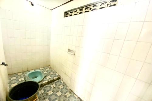 Ванная комната в SPOT ON 93562 Hotel Kenanga 1