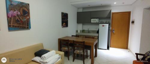 Kuchyň nebo kuchyňský kout v ubytování Condomínio Barretos Thermas Park Apto 514