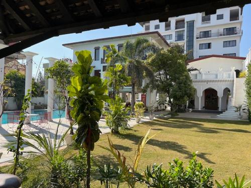 La alberca dentro o cerca de Club De Novo Hotel