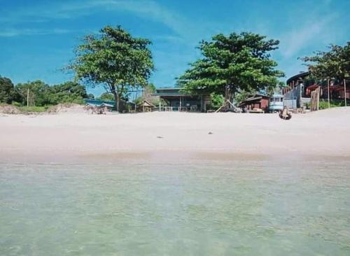 Gallery image of Nadan Beach House in Ban Thung O