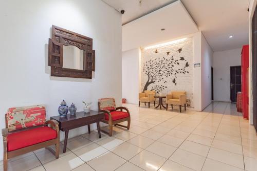 RedDoorz near Taman Kota Lapang Merdeka Sukabumi