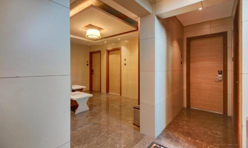 Koupelna v ubytování Hotel Leela