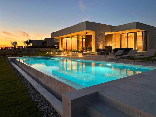 pure eidos, luxury villa
