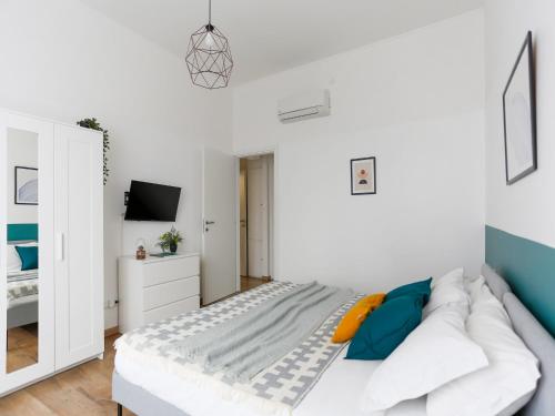 The Best Rent - Cozy two-bedroom apartment near Colonne S Lorenzo