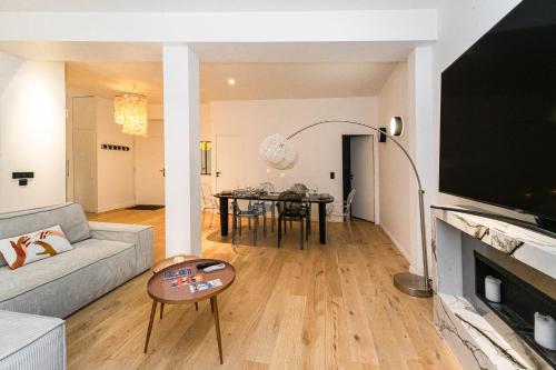 Pick A Flat's Apartment in Notre-Dame de Paris - Rue Saint-Severin