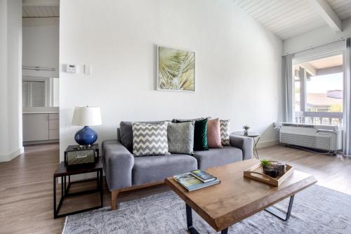 Culver City 1BR w Gym Pool WD nr shops LAX-326