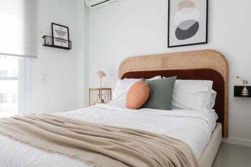 Contemporary Bliss 2BR Apartment in Athens by UPSTREET