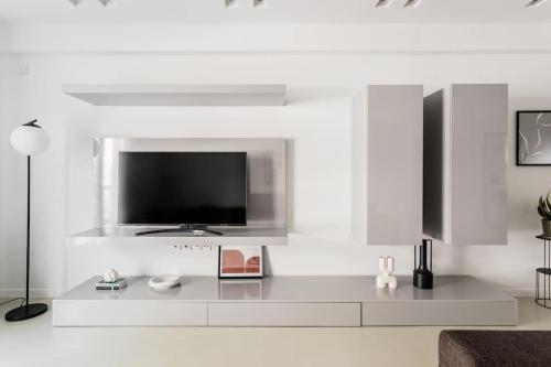 Contemporary Bliss 2BR Apartment in Athens by UPSTREET