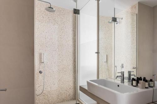 Contemporary Bliss 2BR Apartment in Athens by UPSTREET