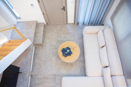 Гостиная зона в Insieme Lefkada Maisonettes