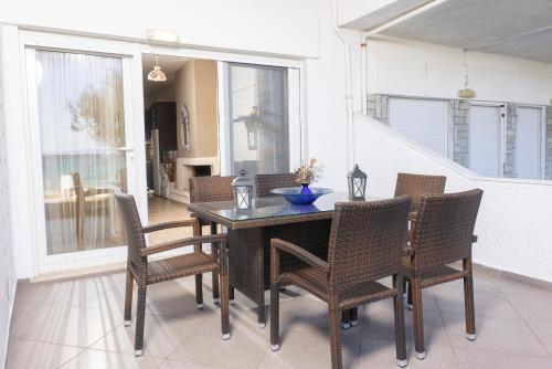 Gallery image of Kapa Maisonette - Beachfront, 3 min walk to Mamalouka in Hanioti