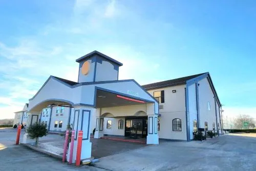 Days Inn by Wyndham Rosenberg in Sugar Land
