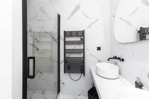 Pick A Flat's Apartment in Notre-Dame de Paris - Rue Saint-Séverin
